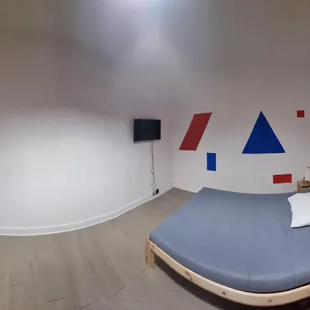 ホームステイ Au 1er Etage Avec Communs *