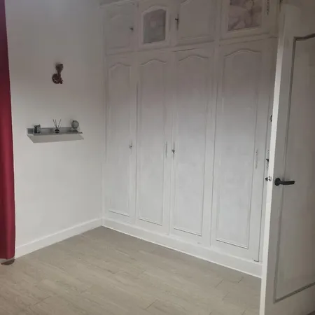 Au 1er Etage Avec Communs Arthes